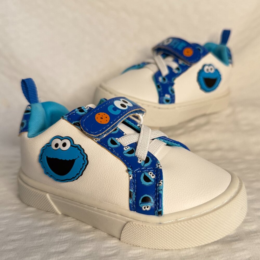 Sesame Street Cookie Monster Baby Sneakers Walker Strap-on Shoes White Blue New
